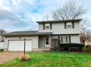 2382 Penny Ln, Youngstown, OH 44515