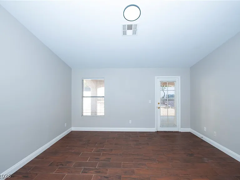 921 English Heather Dr — Photo 22