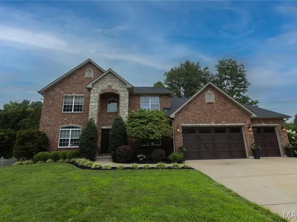 220 Woodcliffe Place Dr, Chesterfield, MO 63005