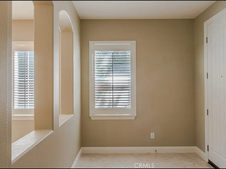47 Santa Barbara Dr — Photo 4