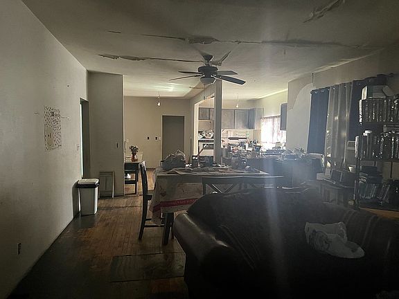4th image of 2615 Olive St