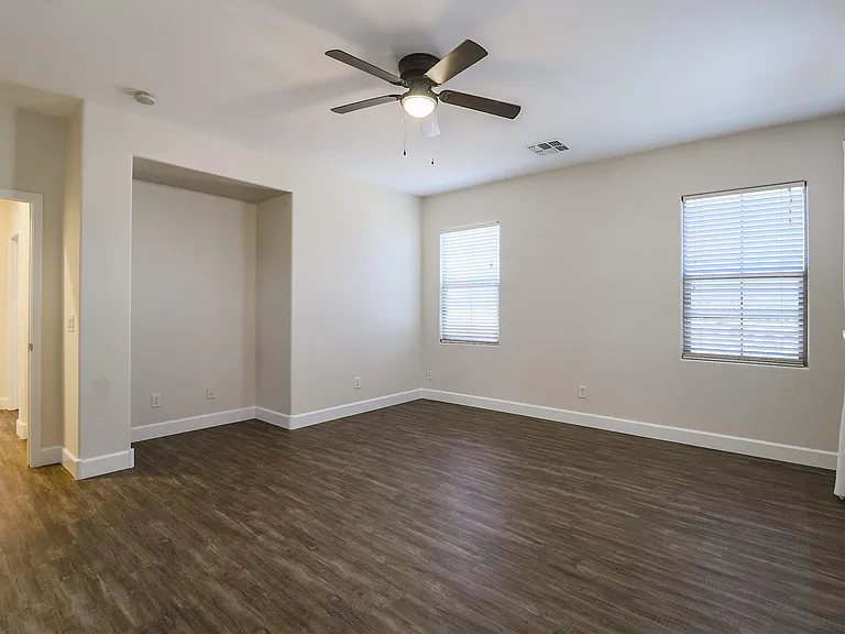 3457 E Orchid Ln — Photo 32