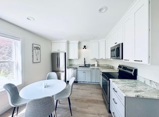 512 3rd St, Traverse City, MI 49684