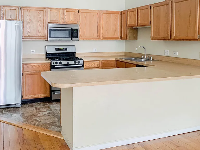 2944 N Racine Ave #1 — Photo 2