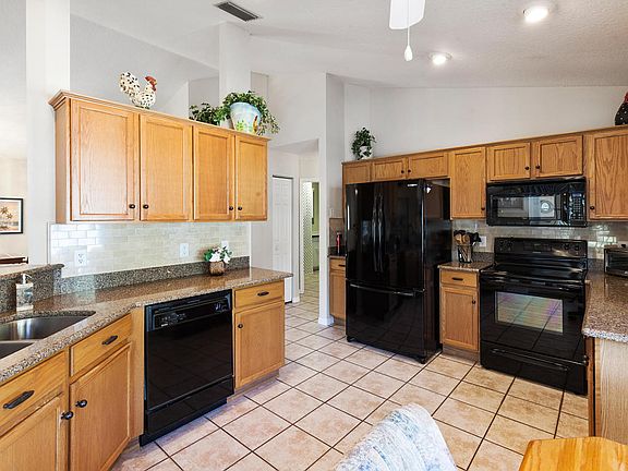 5th image of 7539 SE 147th Pl