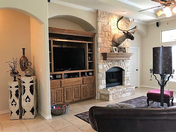 4th image of 5311 Hilltop Dr