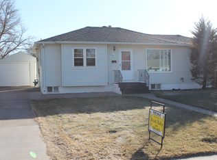 1237 Country Club Dr, Sidney, NE 69162