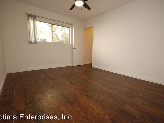 4th image of 1202 N Fuller Ave APT 04