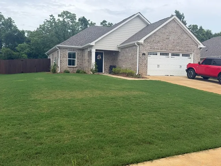 88 Trevor Dr — Photo 3