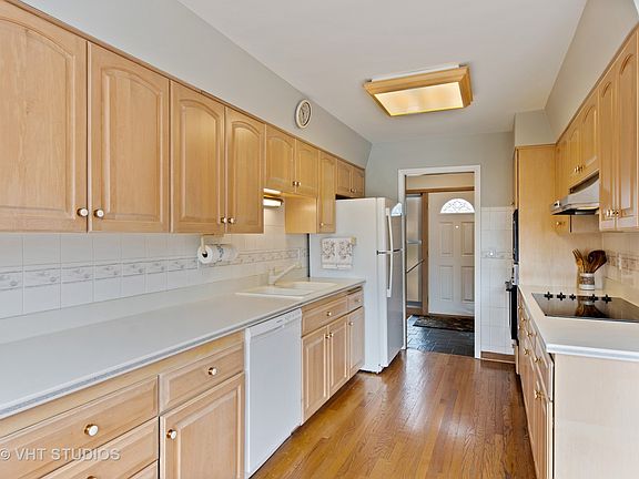5th image of 285 Diamond Head Dr