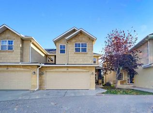 39 W Strathlea Cmn SW #35, Calgary, AB T3H5P8