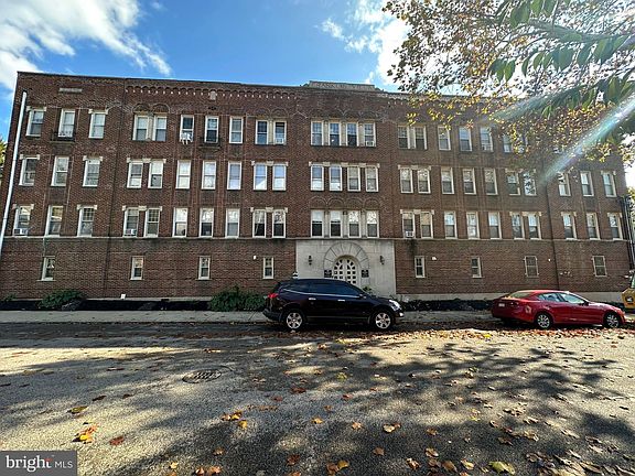 2nd image of 200-205 W Sedgwick St #300