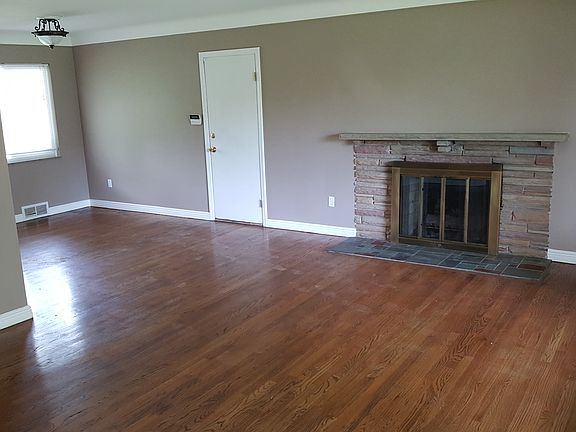 5th image of 28333 Kirkside Ln
