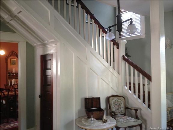 4th image of 518 Clarence St
