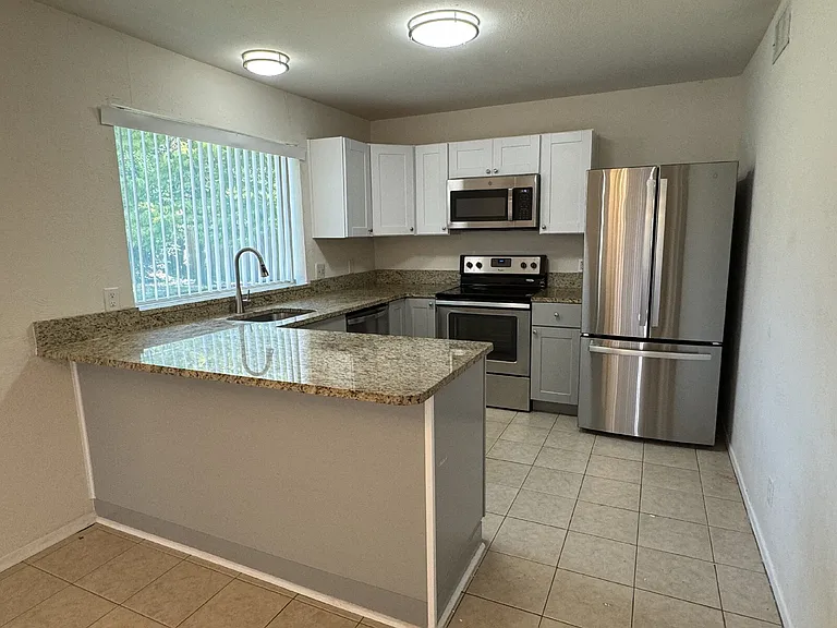 1701 Edge Hill Rd — Photo 6