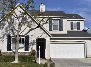 21 W Barcelona Ln, Clovis, CA 93619