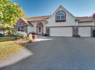 8848 Queensland Ln N, Maple Grove, MN 55311