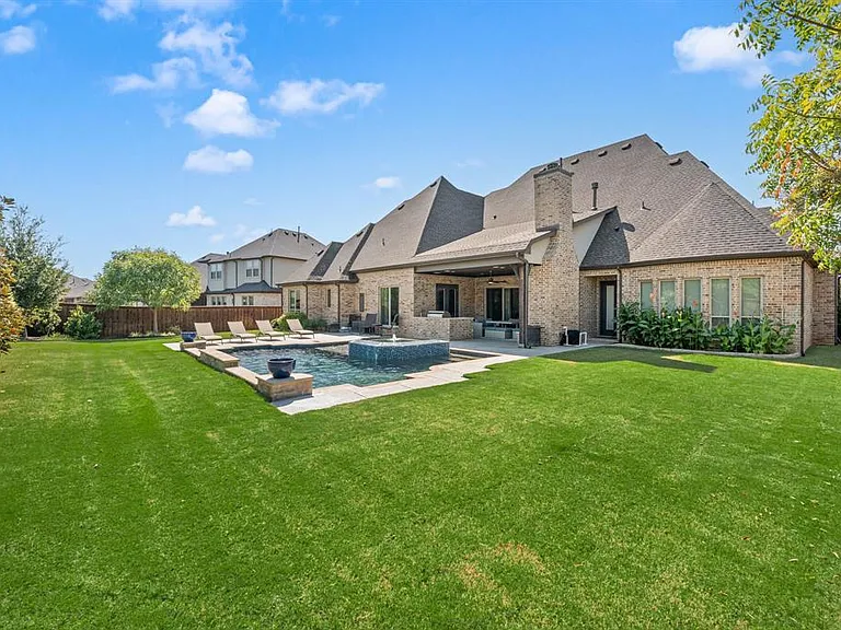 908 Lake Carillon Ln — Photo 4
