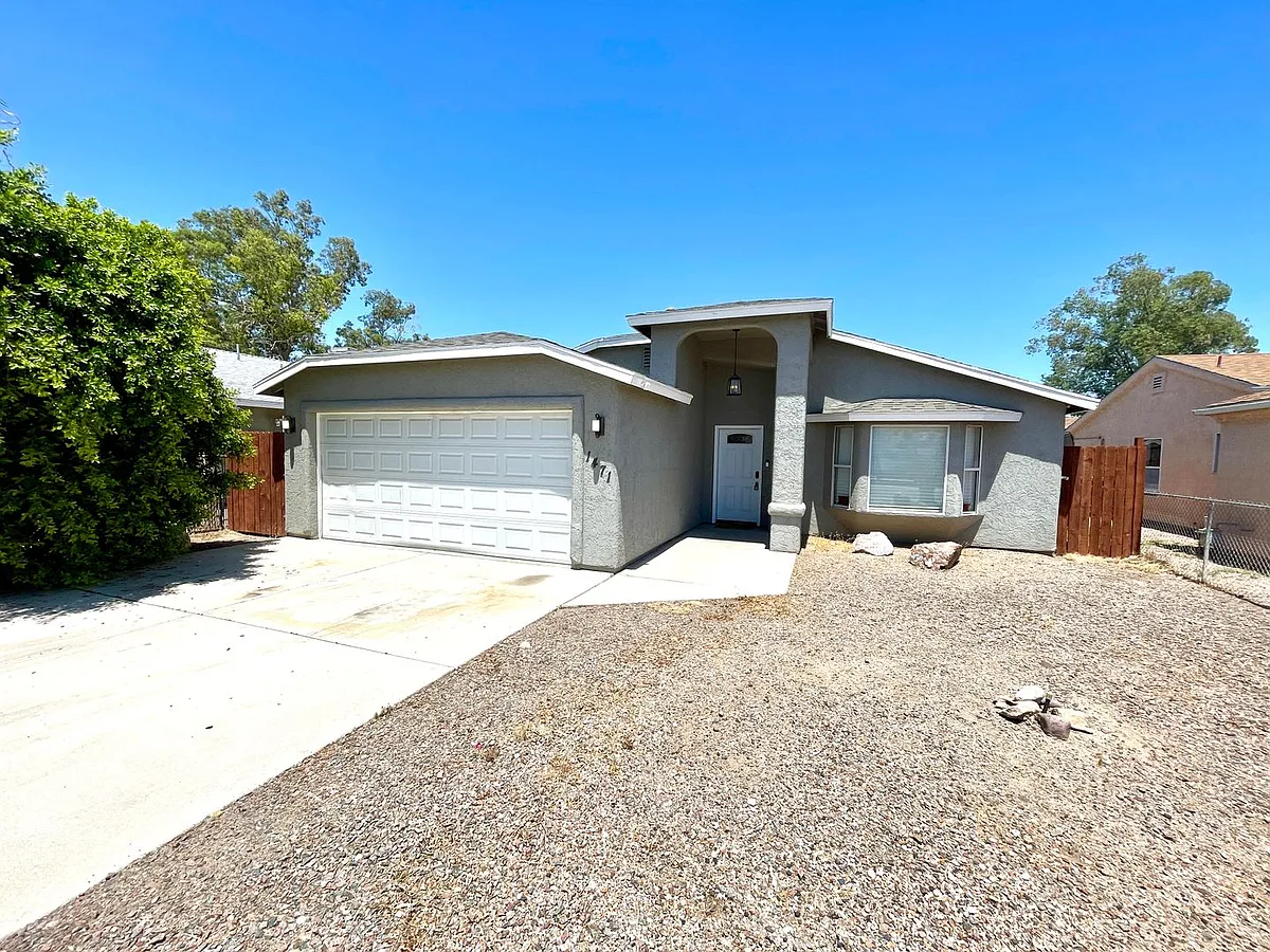 Building Photo - 1471 Bryan Dr