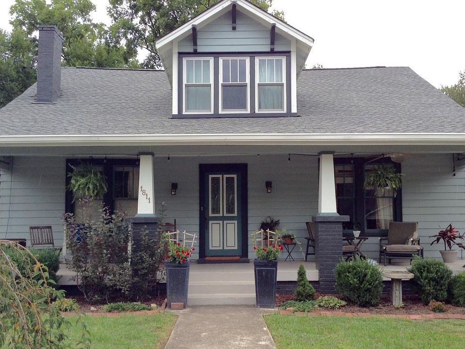 Front on house 30 ft porch