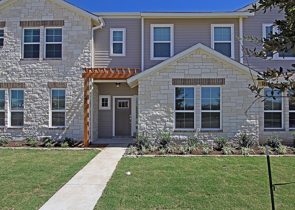 1st image of 645 Westfield Blvd