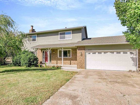 2nd image of 304 E Berlin Dr