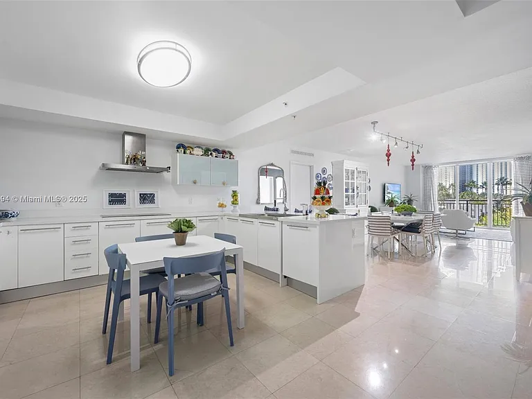150 Sunny Isles Blvd #Townhouse 301 — Photo 8