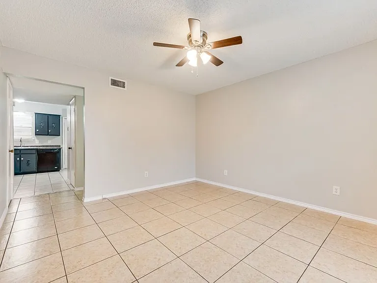 1728 W Sanford St #J — Photo 2