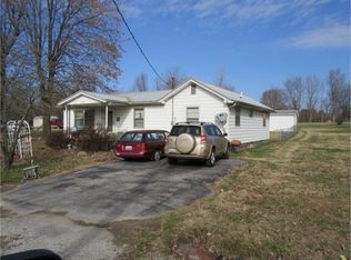 310 W 6th St #L, Livermore, KY 42352