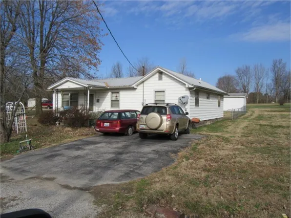 310 W 6th St #L, Livermore, KY 42352