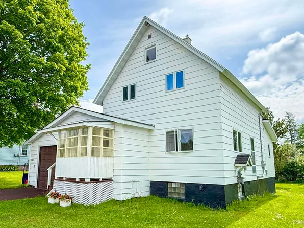 57422 Rockland St, Calumet, MI 49913