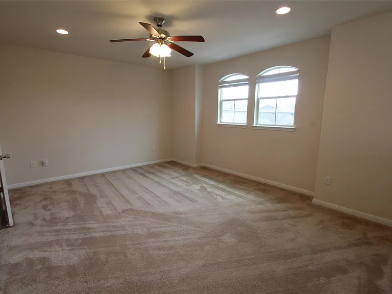 9304 Lost Bridge Ln — Photo 22