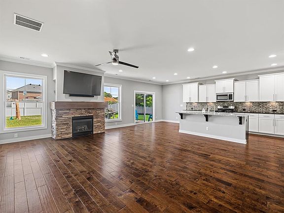 3rd image of 2261 Deer Valley Blvd