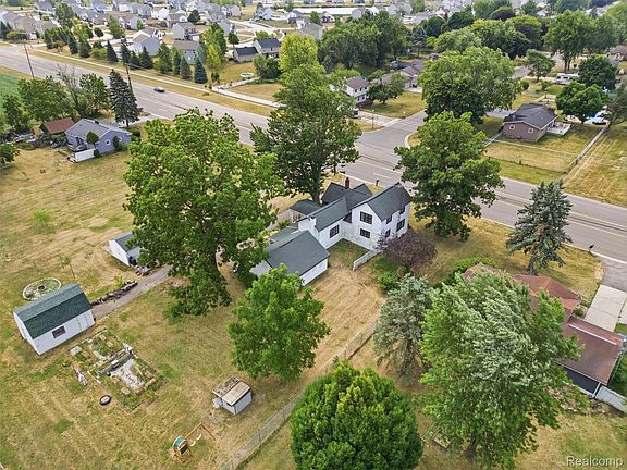 2nd image of 4286 Hill Rd