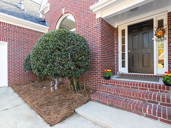 4th image of 6172 Saddlehorse Dr
