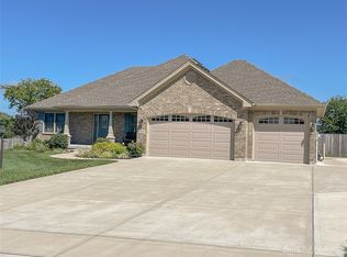 749 Hidden Meadows Dr, Miamisburg, OH 45342