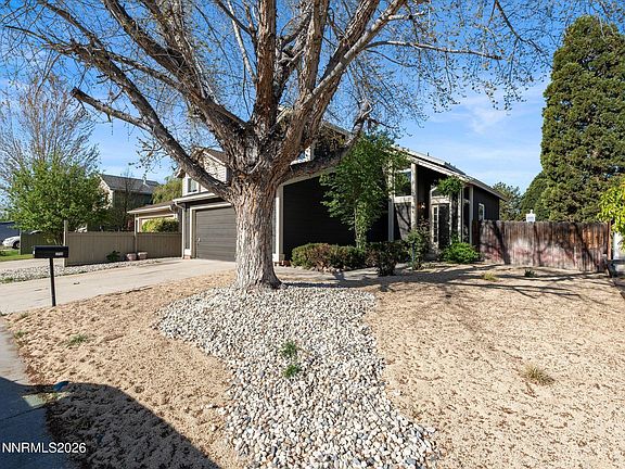 3rd image of 2719 Chavez Dr