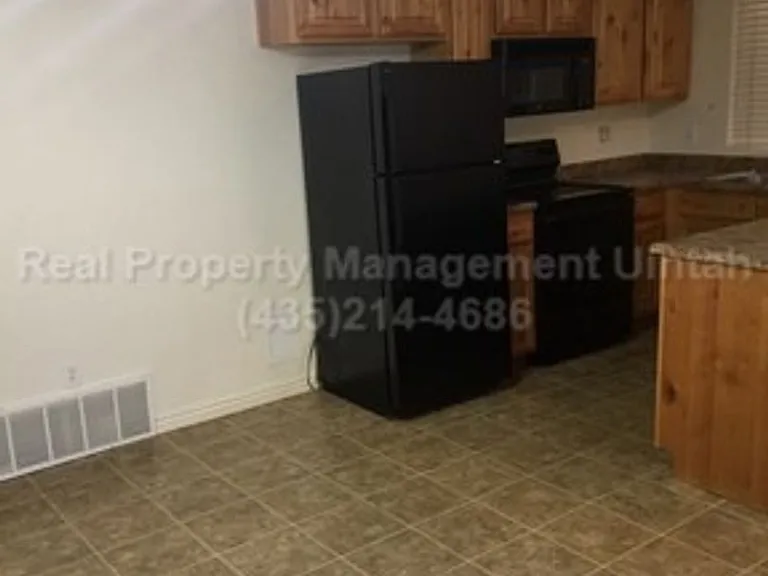 419 E 600 S #H — Photo 21