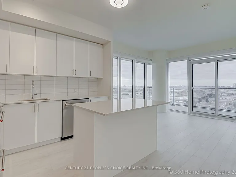 9000 Jane St #2102 — Photo 8