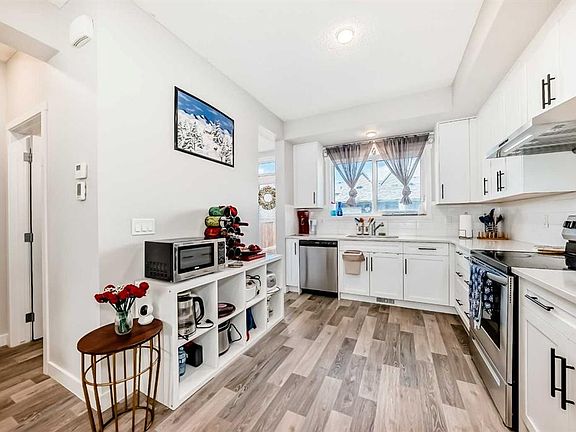4th image of 16 W Carringvue Way NW