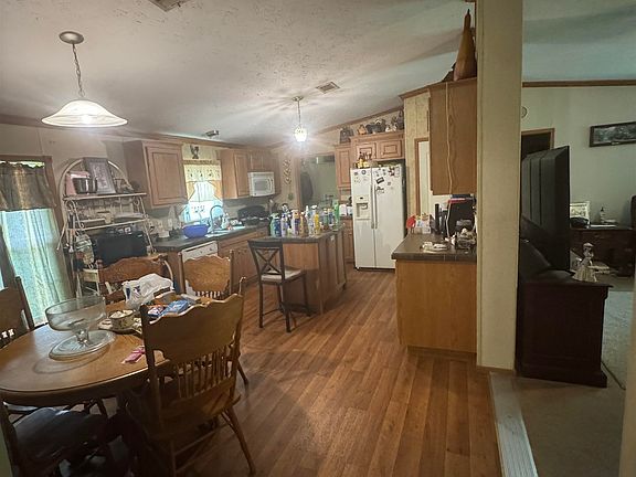 4th image of 638 Louisiana Ave