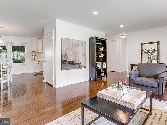 5th image of 4012 Terrace Dr