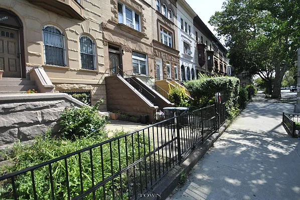 Rented by Town Residential | media 2