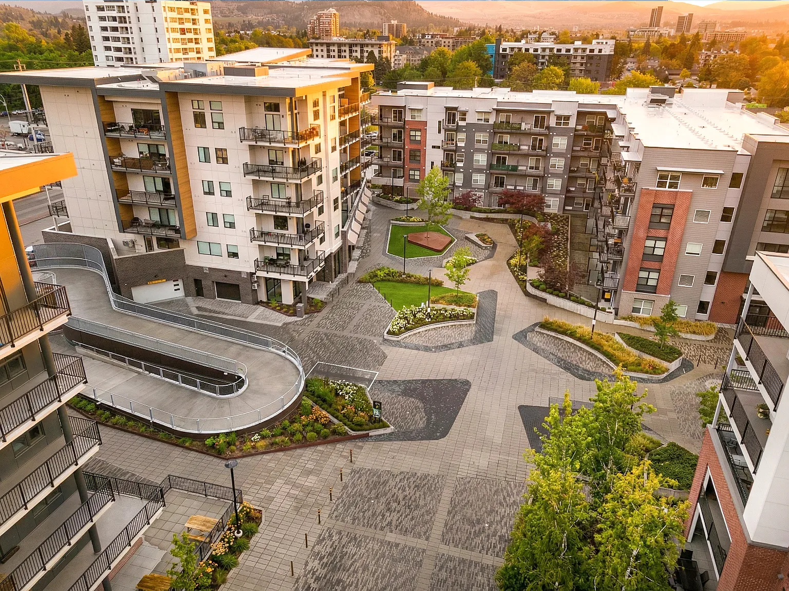 Central Green — Photo 3