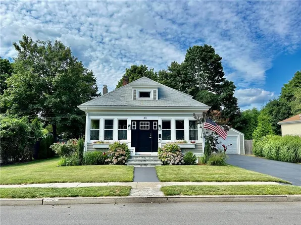 40 Coomer Ave, Warren, RI 02885