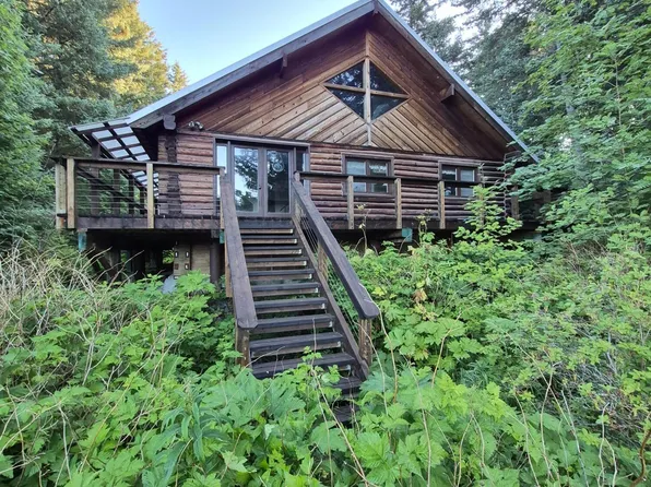 389 Bloch St, Seldovia, AK 99663