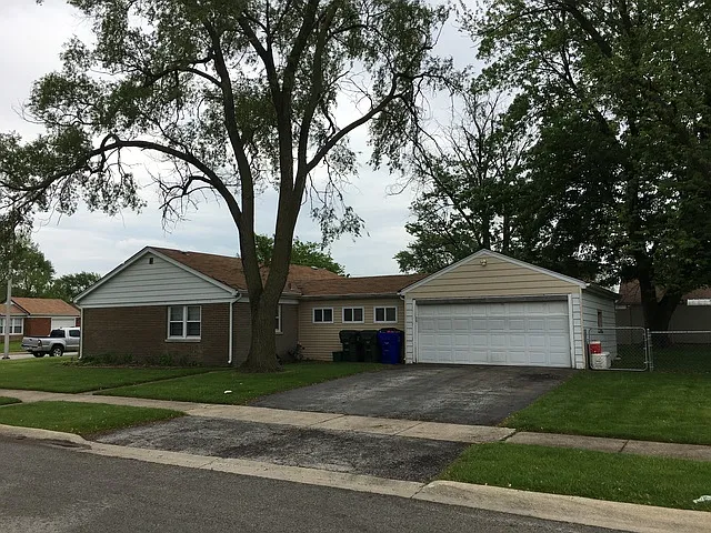 11534 S Troy Dr photo 1