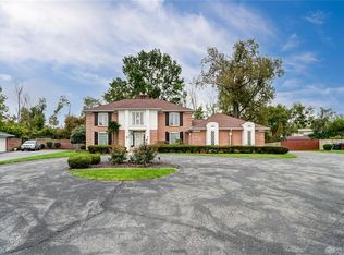 4600 Cantura Dr, Dayton, OH 45415