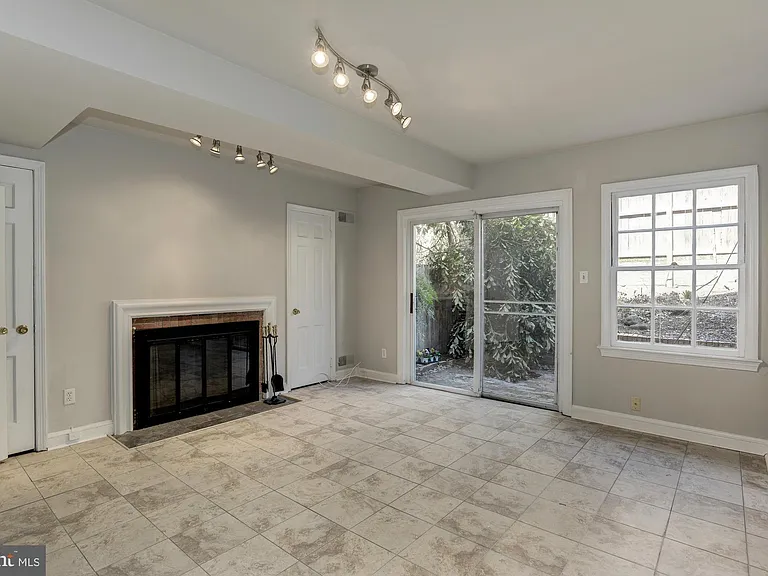 2531 Queen Annes Ln NW — Photo 24