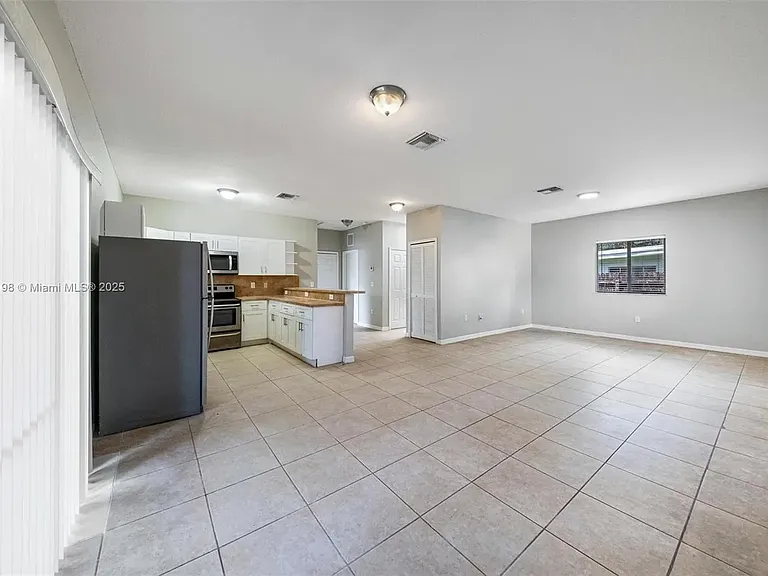 6124 SW 39th St — Photo 14